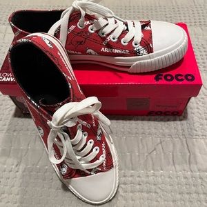 Arkansas Razorback converse style tennis shoes, women’s size 7, like new w/box